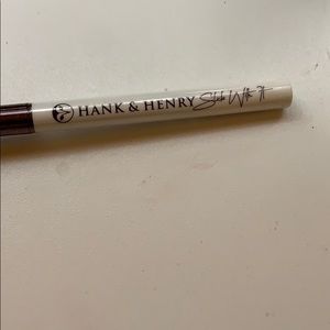 Hank and henry long lasting eyeliner